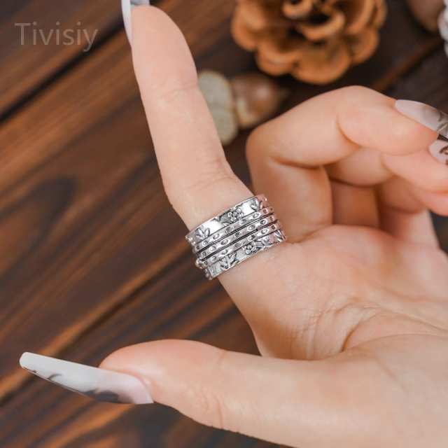 TIVISIY® Tiny Bees Ring